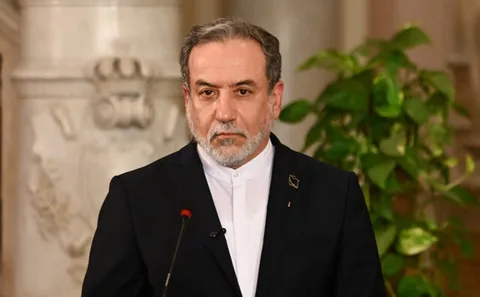 گفت‌وگوی تلفنی عراقچی با همتایان الجزایری و ترکمنستانی