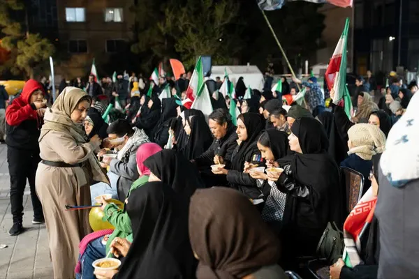 پاتوق جوانان مشهدی در میدان جانباز