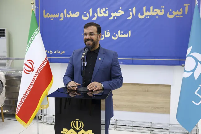 استاندار فارس: نقش خبرنگاران و اهالی رسانه در جنگ ترکیبی راهبردی و حیاتی است