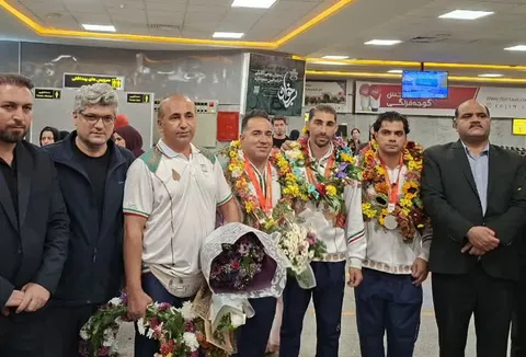 بازگشت مدال‌آوران پاراآسیایی ناگویا به کرمانشاه؛ استقبال از پنج قهرمان با ۵ مدال رنگارنگ