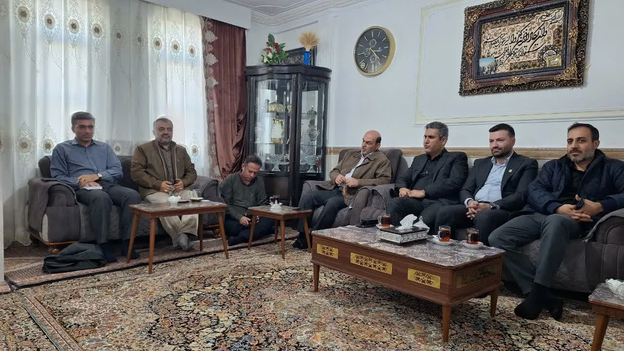مطالبات مردم ناحیه منفصل شهری ناصرآباد در یک نشست صمیمی روی میز مدیران شهری قزوین قرار گرفت