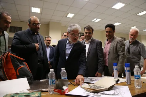 بازدید وزرای ارشاد و علوم از جشنواره هنرهای تجسمی جوانان