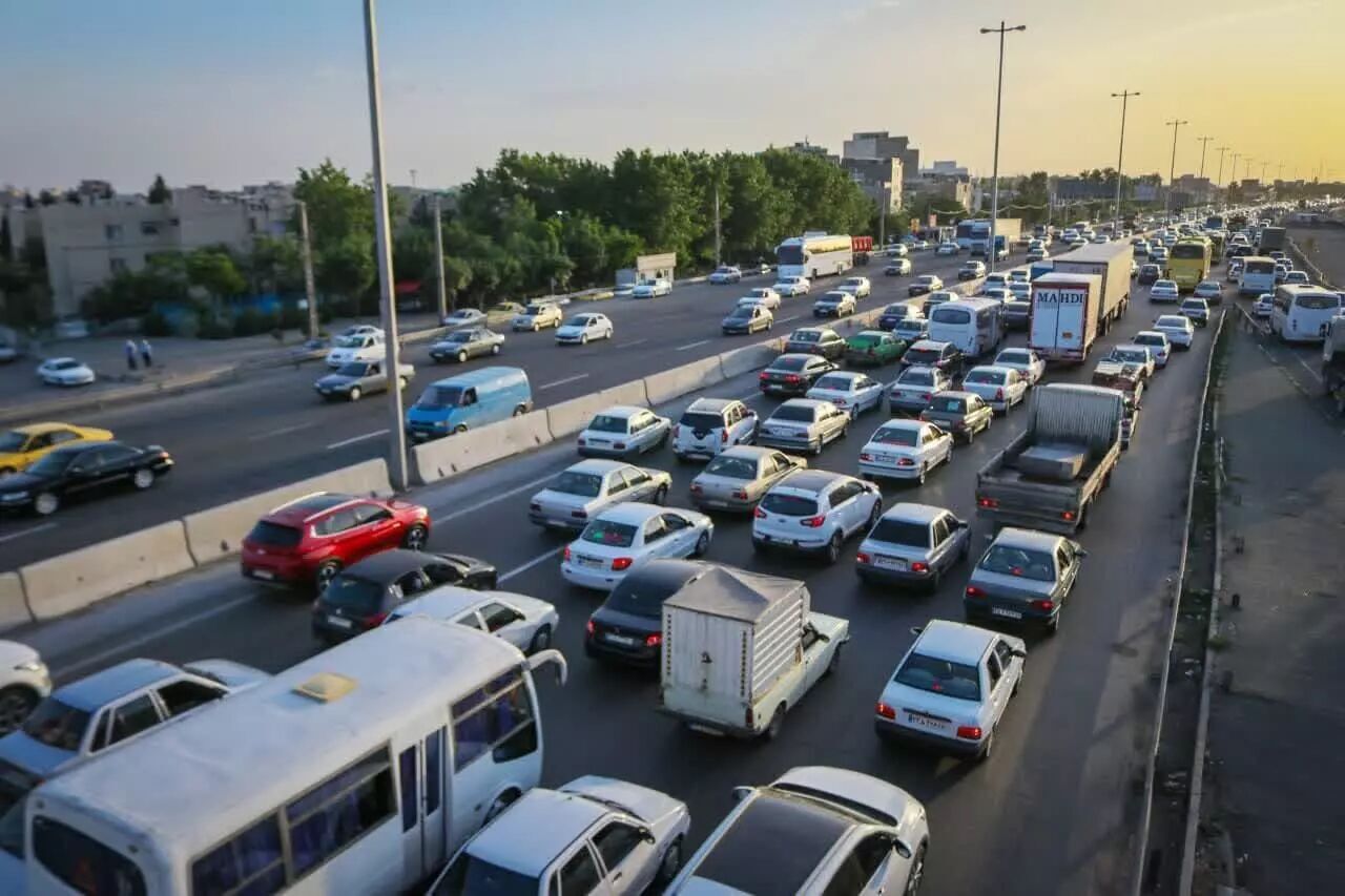 ترافیکدر راههای مواصلاتی استان قزوین نیمه سنگین است