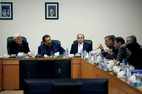 دستور معاون اول رئیس‌جمهور برای تشدید نظارت بر بازار و مقابله با گران‌فروش