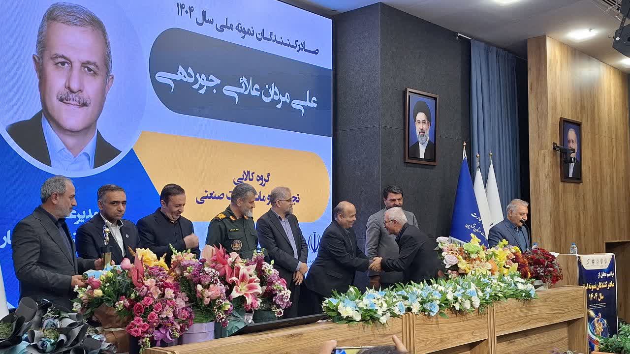 قزوین؛ استان صنعتگران قدرتمند ایران است/ به تولیدکنندگان و صادرکنندگان توانمند خود میبالیم و در کنارشان هستیم
