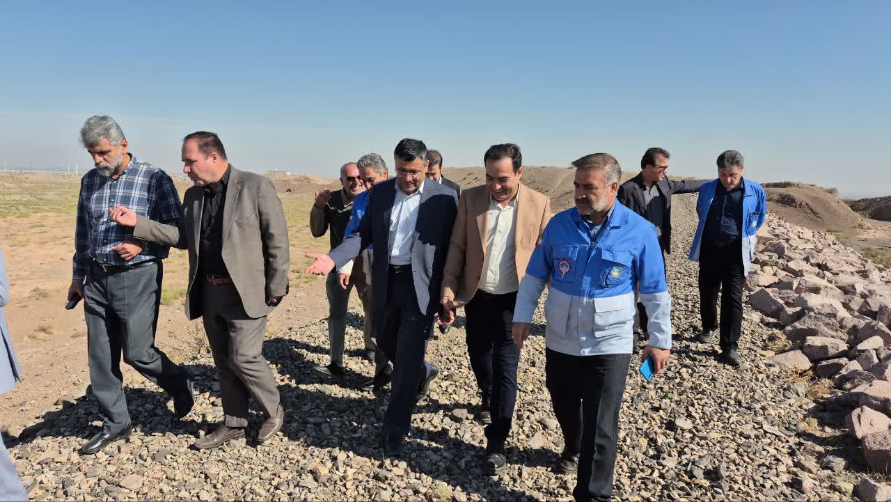 بازدید میدانی فرماندار و مدیرکل بحران استان از رودخانه آراسنج؛ دستور فوری برای ایجاد سیلبند و کانال انحرافی بازدید میدانی فرماندار و مدیرکل بحران استان از رودخانه آراسنج؛ دستور فوری برای ایجاد سیلبند و کانال انحرافی