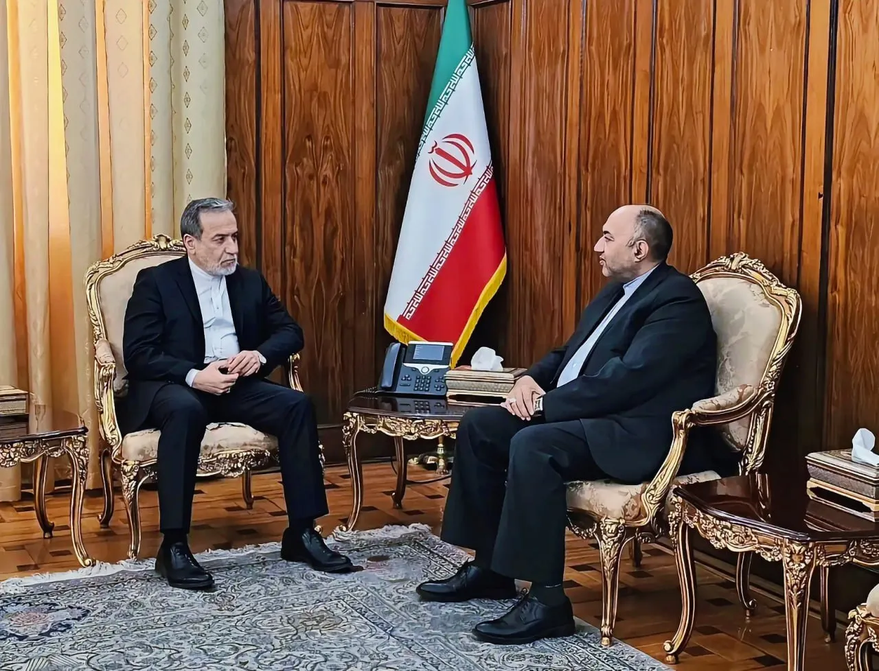 دیدار سفیر جمهوری اسلامی ایران در امارات عربی متحده با وزیر امور خارجه
