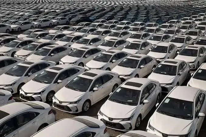 عوارض واردات خودروهای برقی و هیبریدی افزایش نمی‌یابد/ تعرفه خودروهای بنزینی همچنان در ابهام