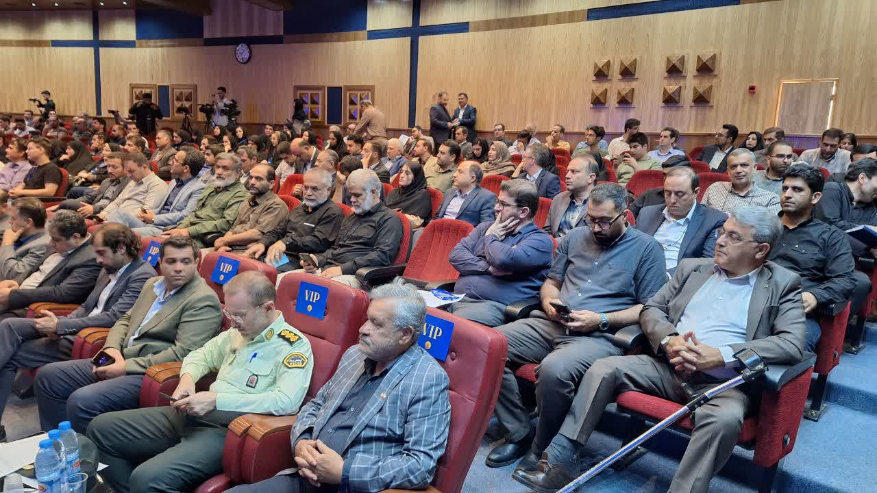 قزوین؛ قطب طلایی سرمایهگذاری و بهشت صنایع ایران/ استراتژی نوین ما پیوند صنعت و دانشگاه برای جهش بهرهوری است. قزوین؛ قطب طلایی سرمایهگذاری و بهشت صنایع ایران/ استراتژی نوین ما پیوند صنعت و دانشگاه برای جهش بهرهوری است.
