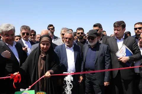 وزیر راه ۱۴ کیلومتر از باند دوم محور دارخوین ـ شادگان را افتتاح کرد