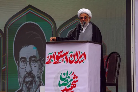امام جمعه بندرعباس: پیامدهای جنگ زیرساختی گریبان منطقه را می‌گیرد