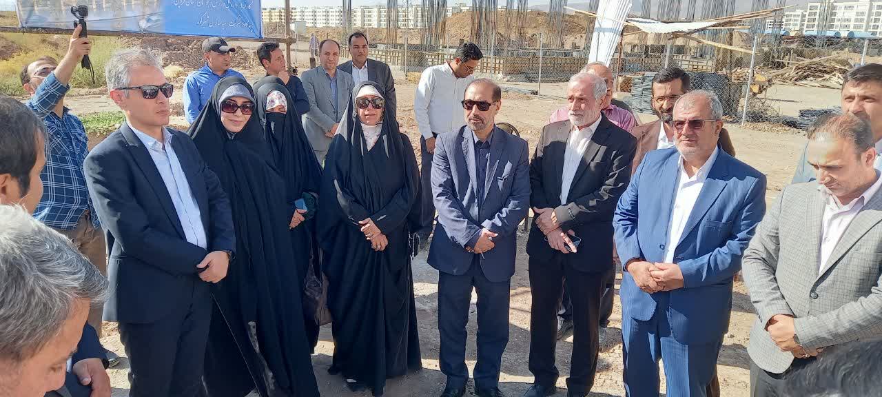 همزمان با هفته دولت، زمین چمن مصنوعی روستای سنجانک افتتاح شد