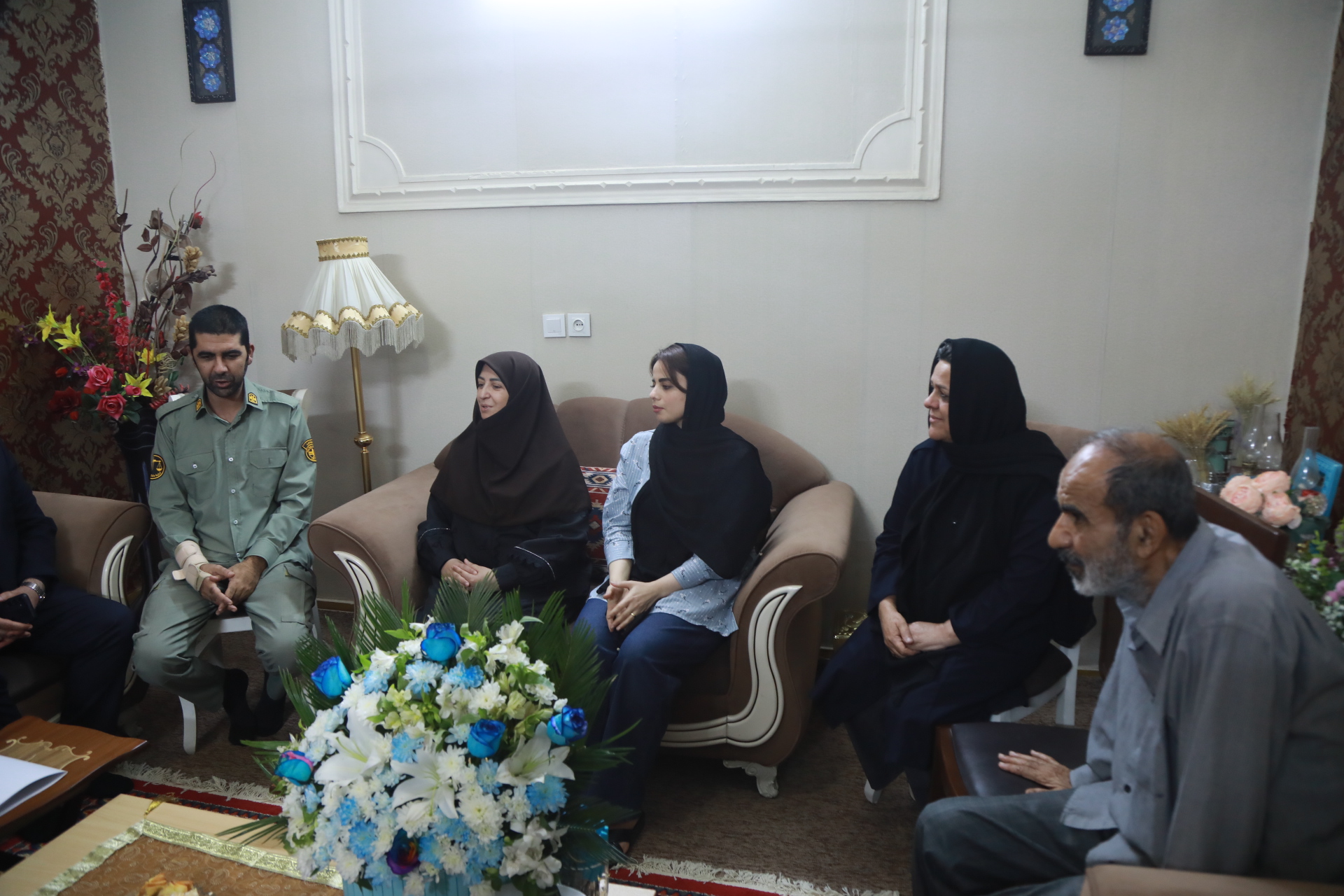 دیدار رییس سازمان حفاظت محیط زیست با محیط‌بان حادثه‌دیده خوزستان