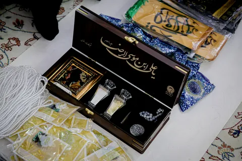 آماده‌سازی بسته‌های متبرک رضوی + گزارش تصویری