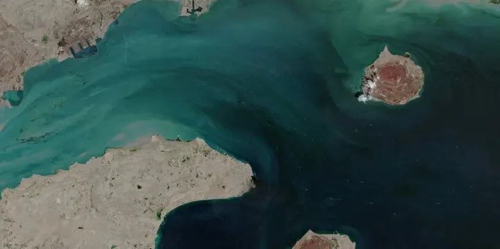 NYT: Strait of Hormuz Becomes Iran’s Ultimate Strategic Deterrent