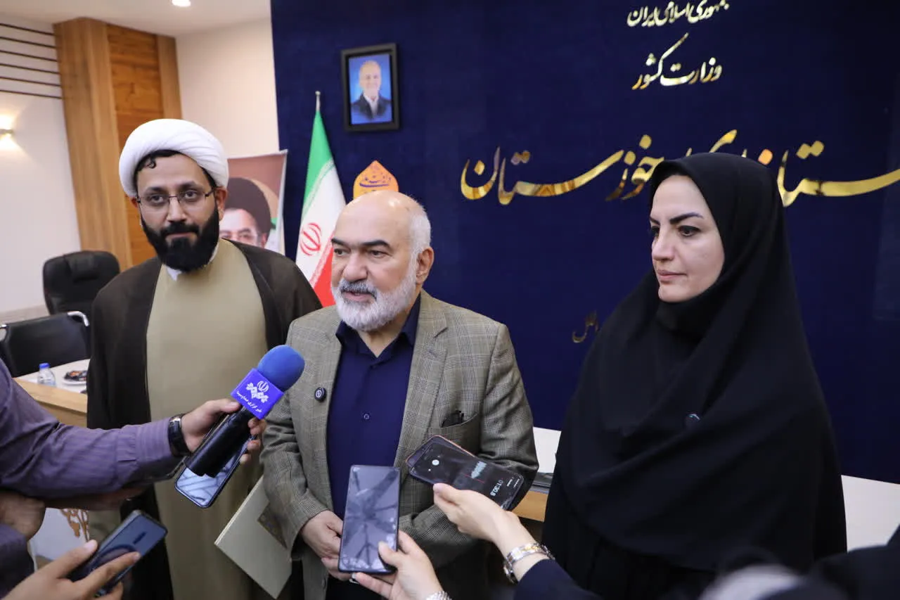 مدیرکل جدید کتابخانه‌های عمومی خوزستان معارفه شد / استاندار: کتابخانه‌ها را باید به فضاهایی جذاب برای مطالعه تبدیل کنیم