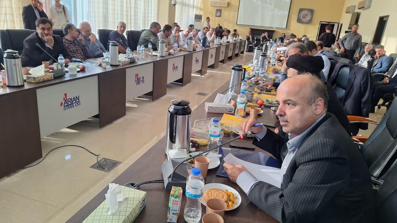 رئیس کمیسیون صنایع مجلس: دولت و مجلس باید در کنار تولیدکنندگان باشند