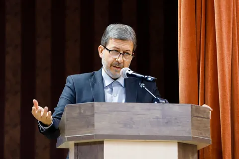 استاندار اصفهان: روابط‌عمومی باید صدای مردم در اتاق تصمیم‌گیری باشد