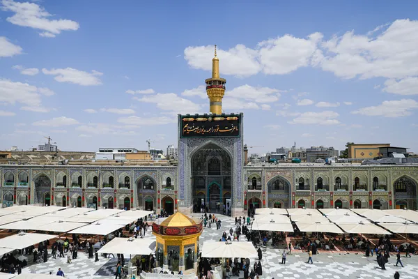 کتیبه آرایی اماکن متبرکه رضوی در دهه پایانی ماه صفر
