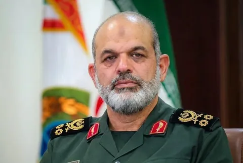 سرلشکر وحیدی: جوان ایرانی، پرچم اقتدار ایران را در هر میدان به اهتزار در می آورد