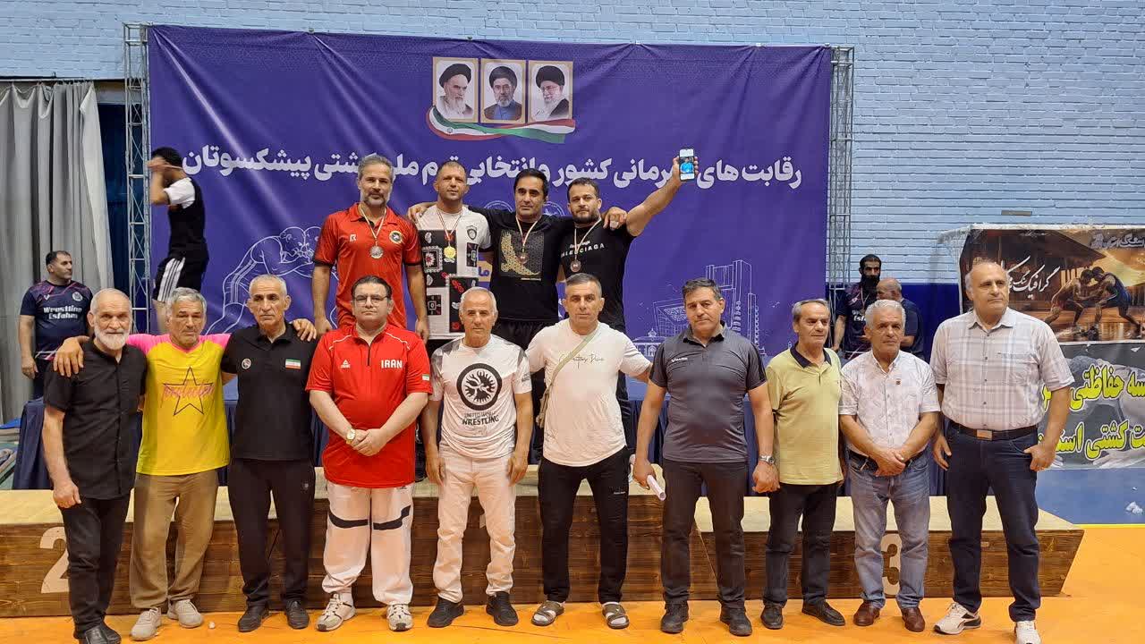 تیم تهران قهرمان مسابقات کشتی فرنگی پیش کسوتان کشور شد تیم تهران قهرمان مسابقات کشتی فرنگی پیش کسوتان کشور شد