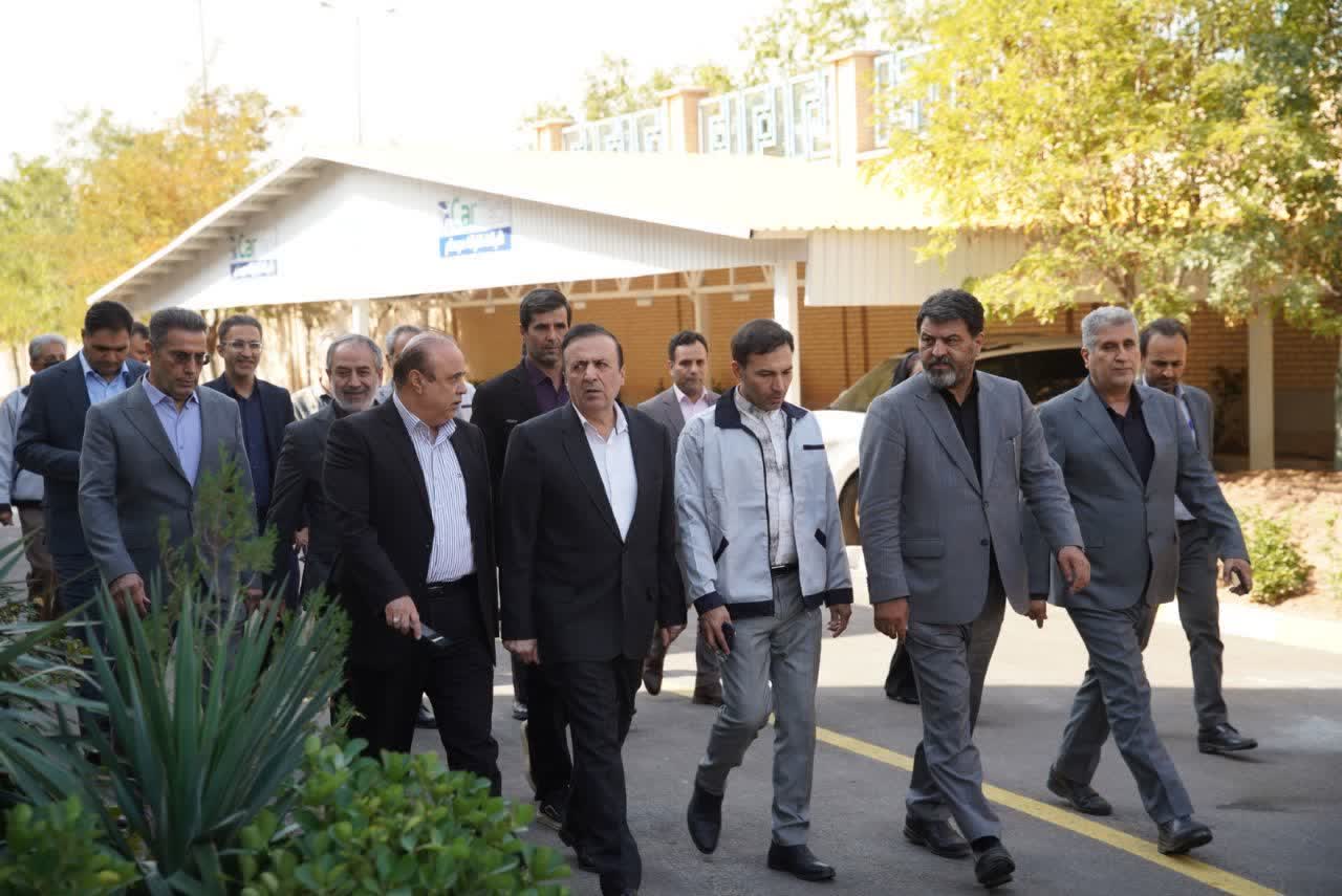 استاندار قزوین از یک واحد صنعتی بازدید کرد