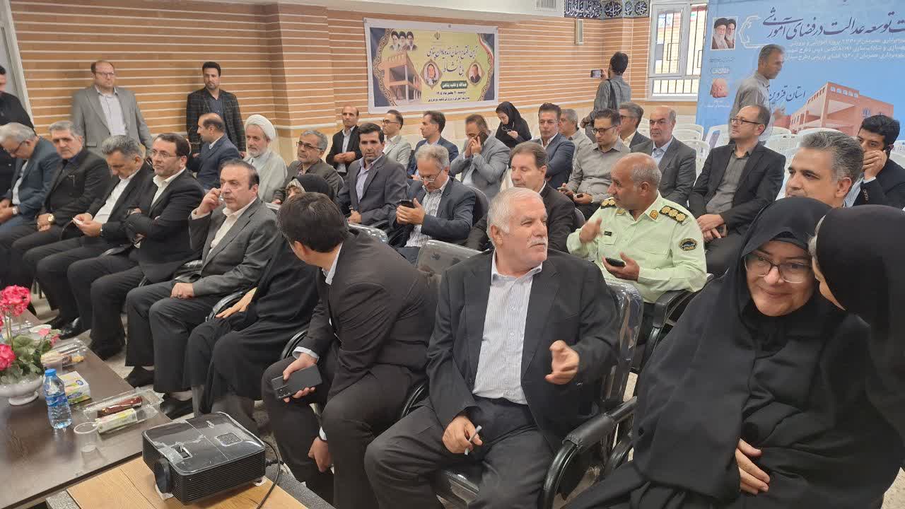 برای تکمیل نهضت عدالت آموزشی در استان قزوین از همه ظرفیت‌ها استفاده می‌کنیم