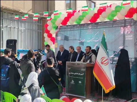 با حضور وزیر نیرو زنگ مهر در دبستان دخترانه «توحید» تهران نواخته شد