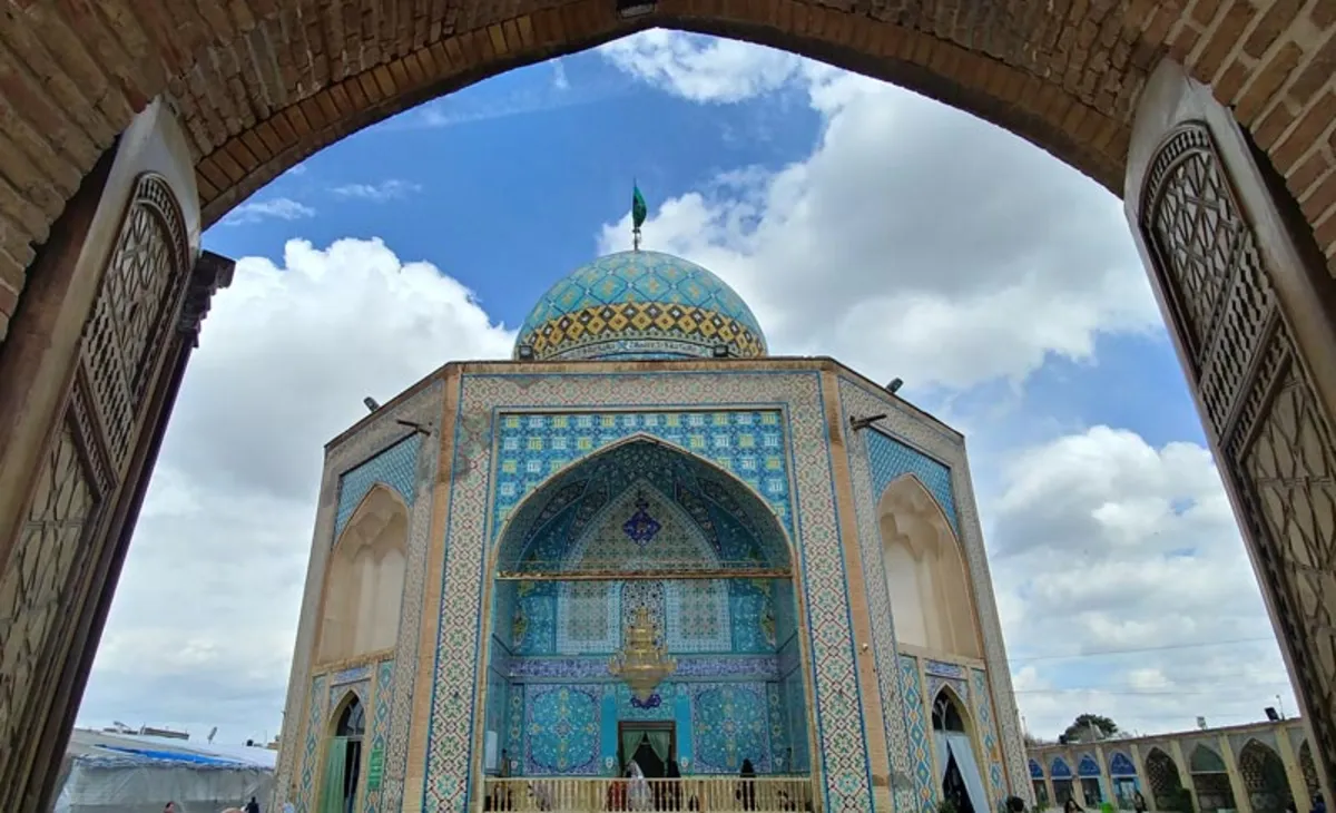 بقعه امامزاده شاهزاده حسین قزوین از زیارتگاههای مهم پذیرای میهمانان نوروزی بقعه امامزاده شاهزاده حسین قزوین از زیارتگاههای مهم پذیرای میهمانان نوروزی