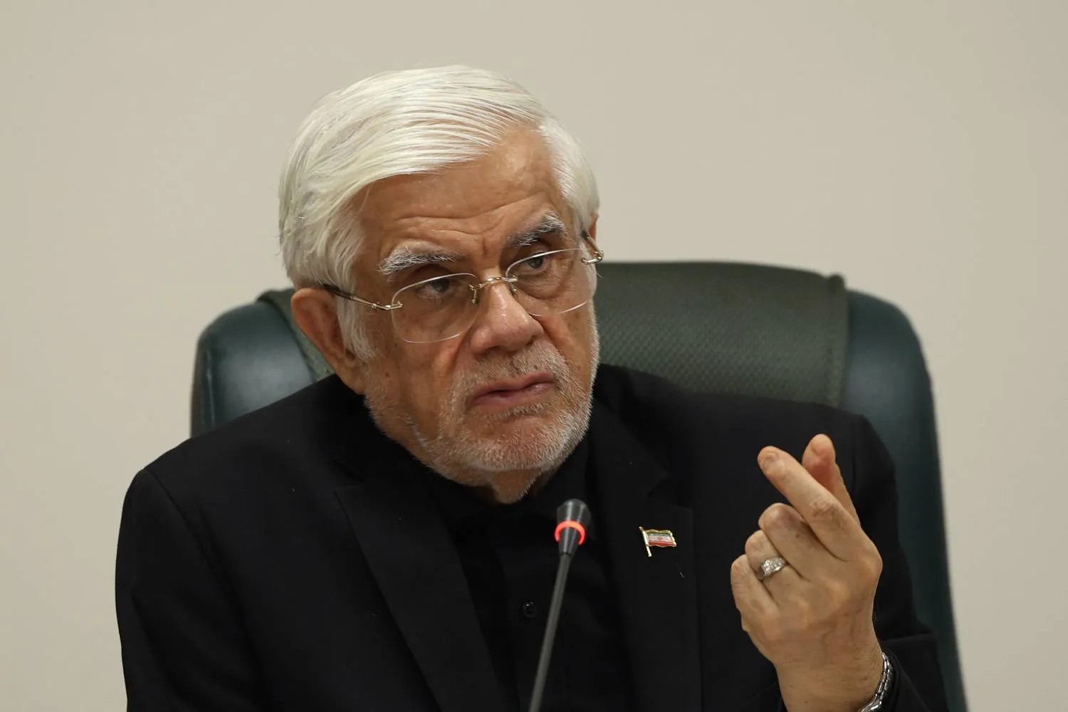 عارف: وحدت و انسجام مردم پشتوانه مجاهدان کشور است