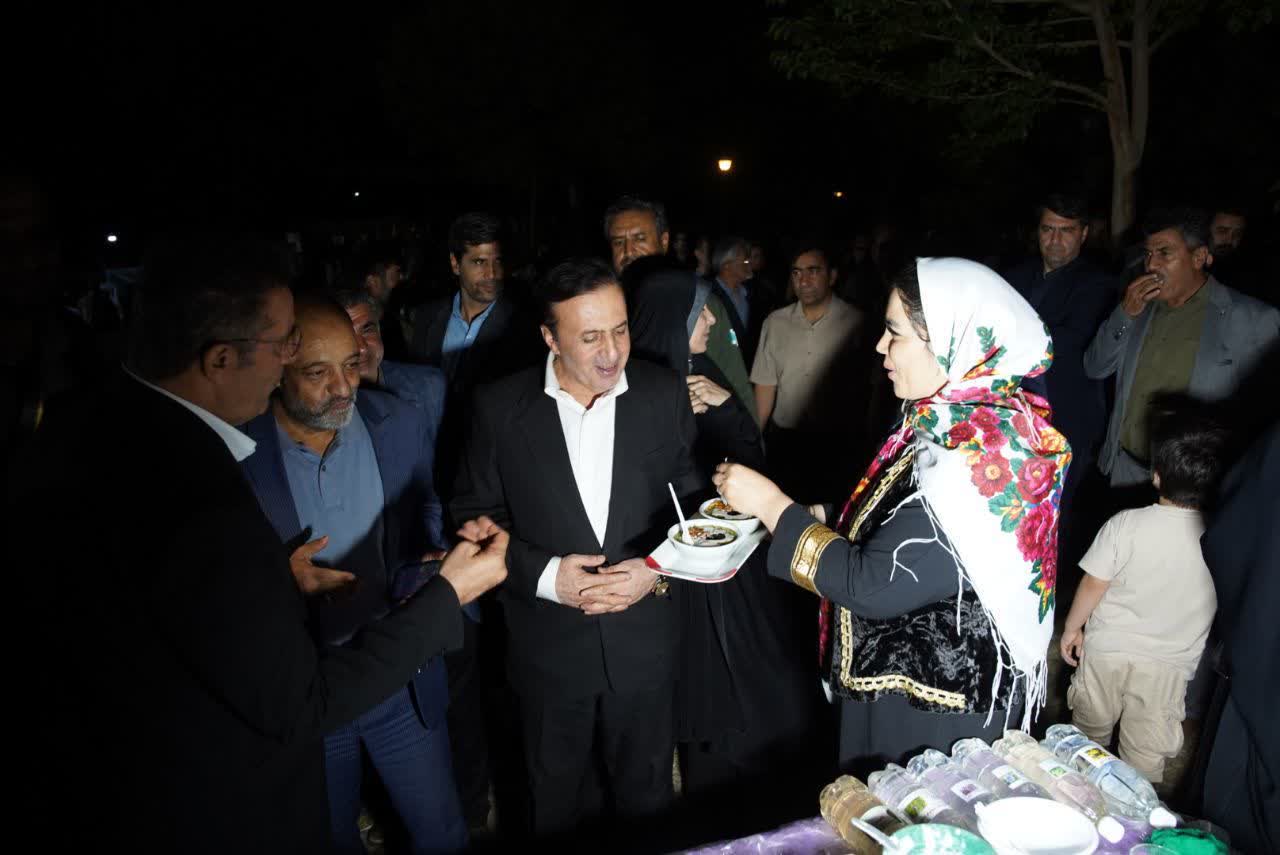 حضور صمیمانه استاندار در جمع مردم/ برگزاری ویژهبرنامه قزوین ایران با محوریت فرهنگ روستایی و عشایری در دولتخانه صفوی حضور صمیمانه استاندار در جمع مردم/ برگزاری ویژهبرنامه قزوین ایران با محوریت فرهنگ روستایی و عشایری در دولتخانه صفوی