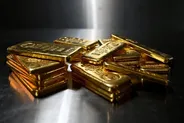 Gold prices rise as oil drops, easing inflation concerns