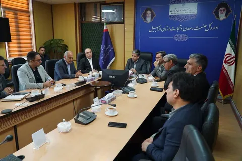 تولیدکنندگان پیش‌قراولان جنگ اقتصادی هستند/ مشکلات ۴ واحد تولیدی و معدنی استان بررسی شد