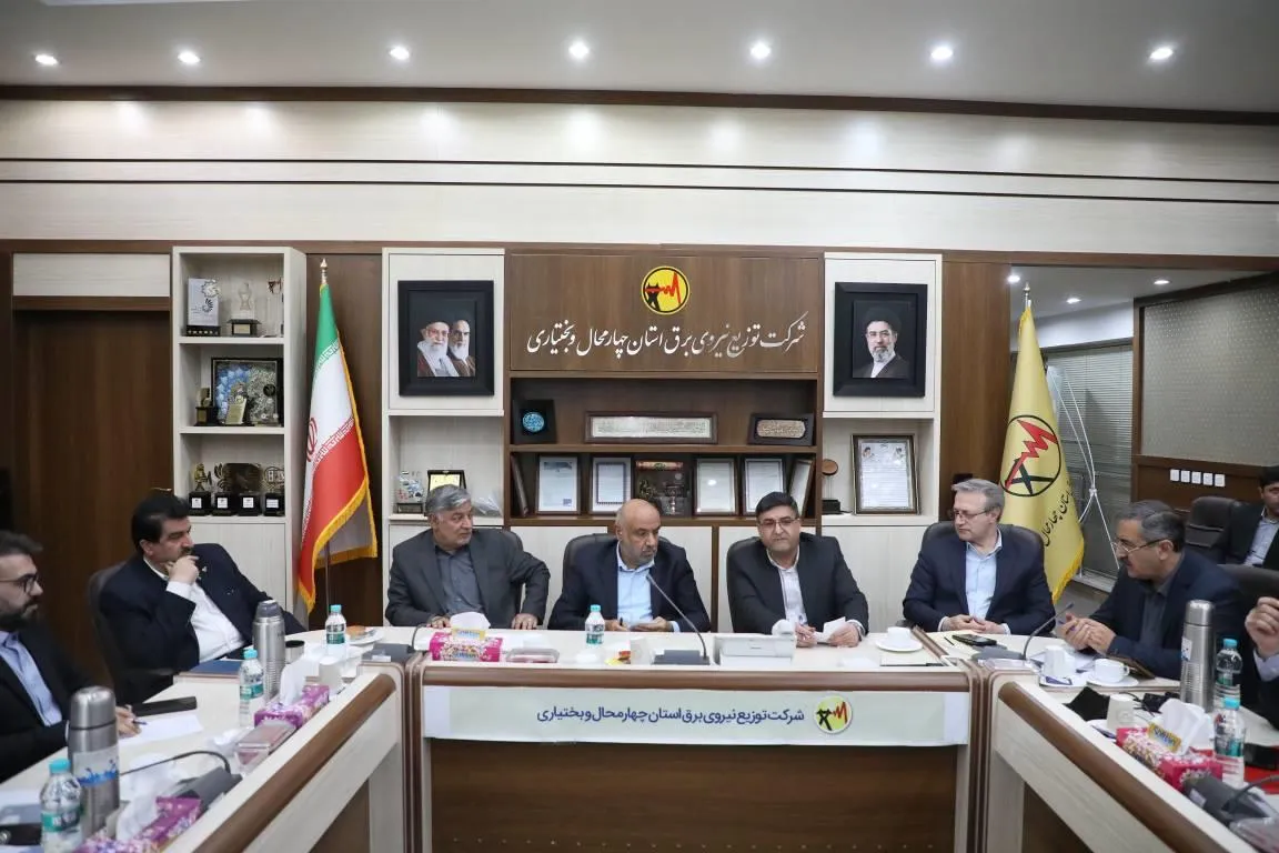 وزیر کار خبر داد: برنامه‌ریزی برای بخشودگی جرایم کارفرمایی، پرداخت یارانه بیمه کارگاه‌های زیر ۵۰ نفر/بهبود وضعیت بیمه و خدمات رانندگان و بازنشستگان