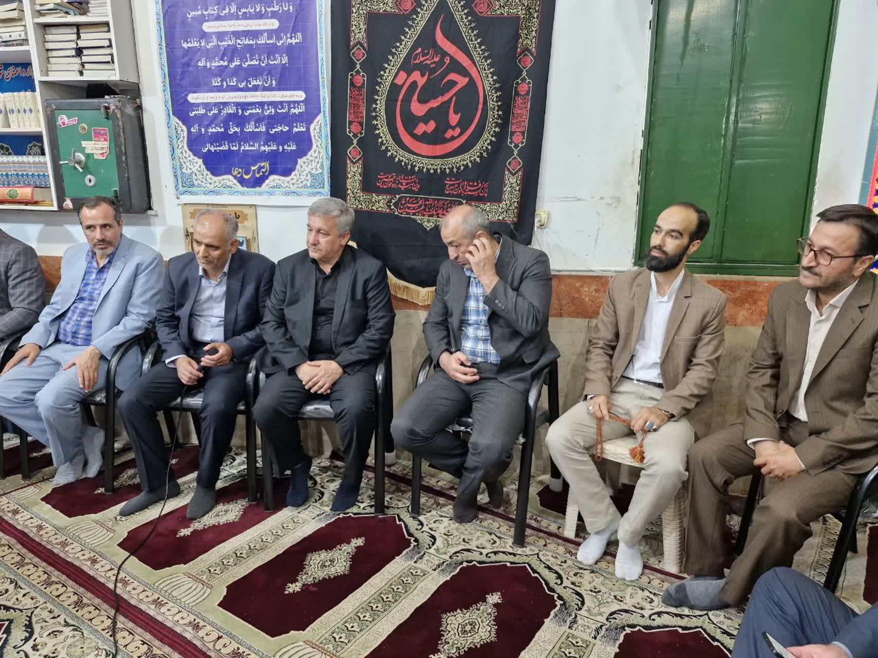 میز خدمت محلهمحور در مسجد امام رضا(ع) تاکستان برگزار شد میز خدمت محلهمحور در مسجد امام رضا(ع) تاکستان برگزار شد