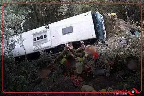 سقوط هولناک اتوبوس در اسپانیا با ۸۷ نفر مجروح