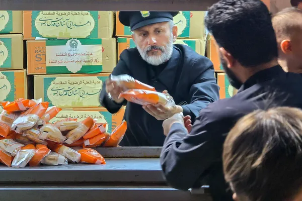 موکب آستان قدس رضوی در نجف اشرف
