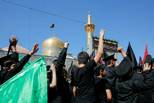  عزاداری هیئت کودکان در حرم مطهر امام هشتم(ع)