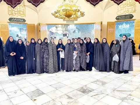 حضور دختران ملی‌پوش نونهال و نوجوان ترای‌اتلون در حرم حضرت معصومه (س) به مناسبت هفته عفاف و حجاب