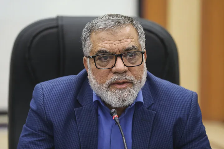 سردار آبنوش: مجلس خبرگان از رهبری مجوز ساخت سلاح هسته ای را بگیرند/ وقت گرانی بنزین نیست
