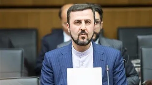 غریب‌آبادی: ملت ایران در برابر فشار عقب‌نشینی نمی‌کند