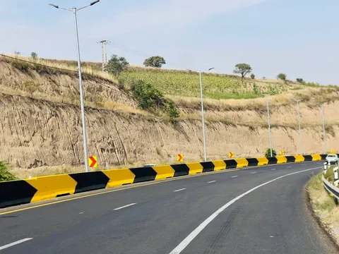 نصب ۱۶۰۰ متر نیوجرسی در گردنه امین‌الله / گامی بلند برای ایمن‌سازی محور بجنورد – آشخانه