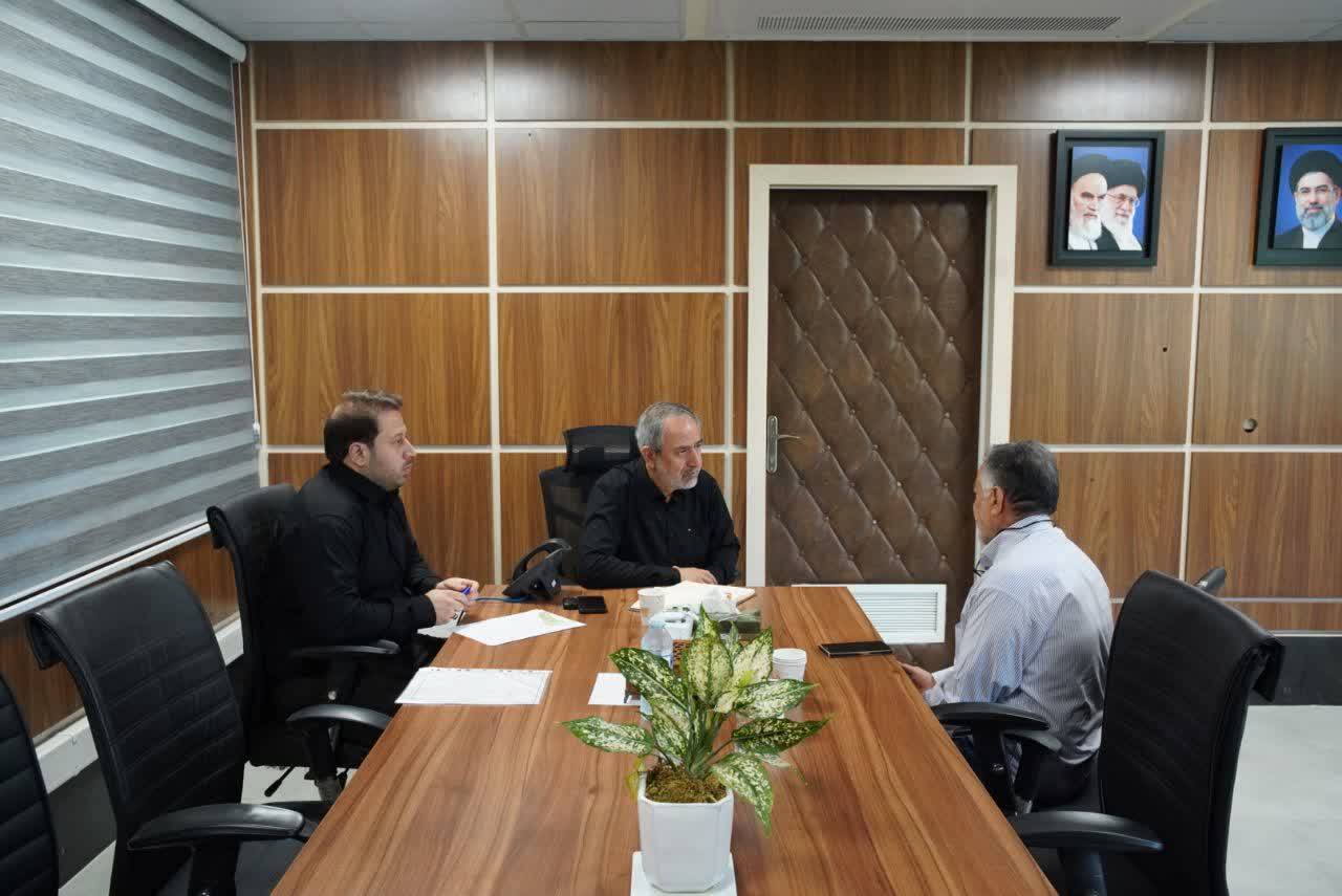 معاون اقتصادی استاندار قزوین با فعالان اقتصادی استان دیدار کرد