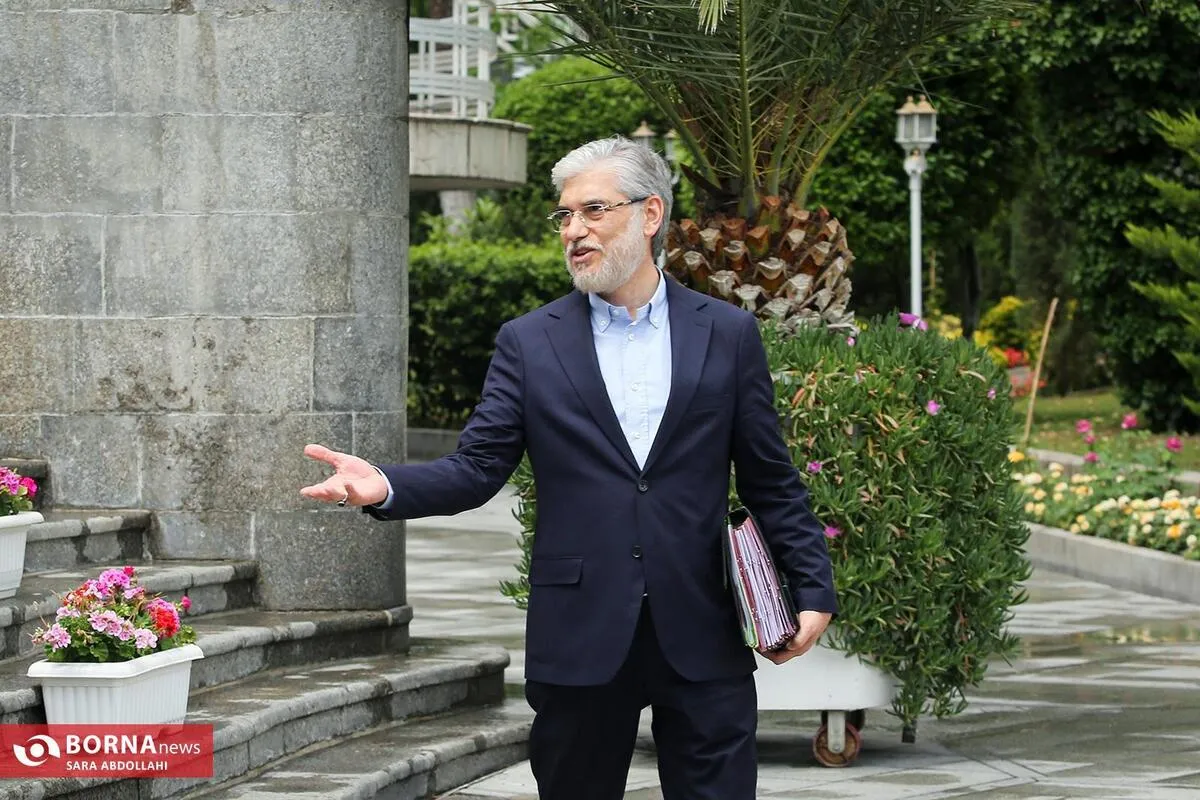 سیمایی صراف: تلاش کنیم ارتباطمان با نخبگانی که مهاجرت کرده‌اند قطع نشود