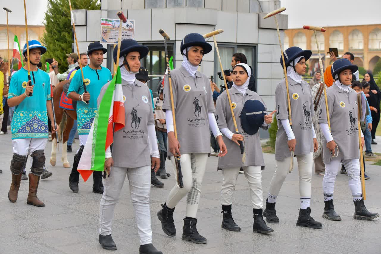 رژه چوگانبازان اصفهان از چهلستون تا میدان نقشجهان برگزار شد رژه چوگانبازان اصفهان از چهلستون تا میدان نقشجهان برگزار شد