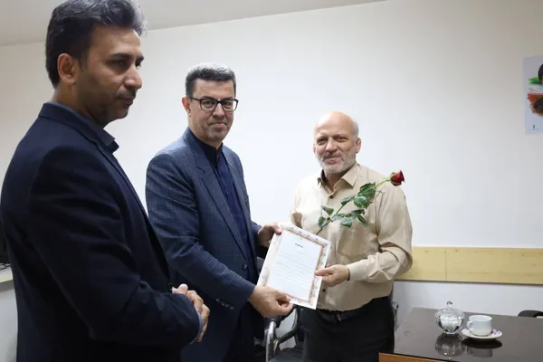 تقدیر مدیرکل ورزش و جوانان خراسان رضوی از کارکنان به مناسبت روز کارمند