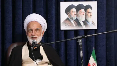 آیت‌الله دری: حاکمیت قرآن و تمسک به عترت، فتنه‌ها را از جامعه می‌زداید