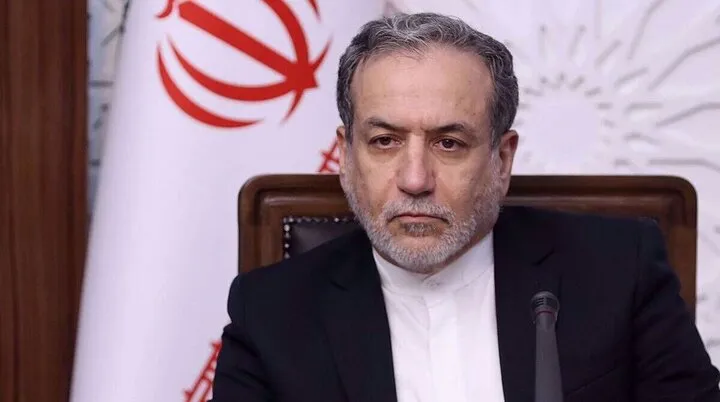 Araghchi Consults with Algerian and Turkmen Counterparts via Telephone