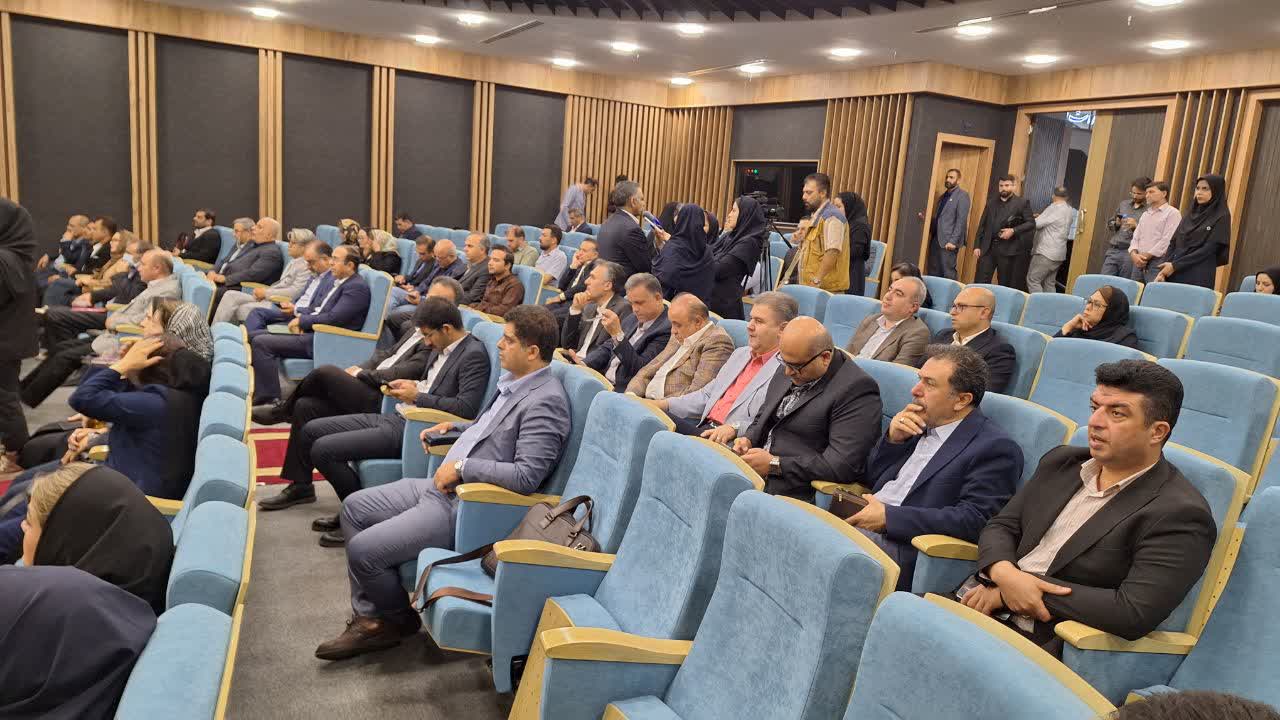 قزوین؛ استان صنعتگران قدرتمند ایران است/ به تولیدکنندگان و صادرکنندگان توانمند خود میبالیم و در کنارشان هستیم