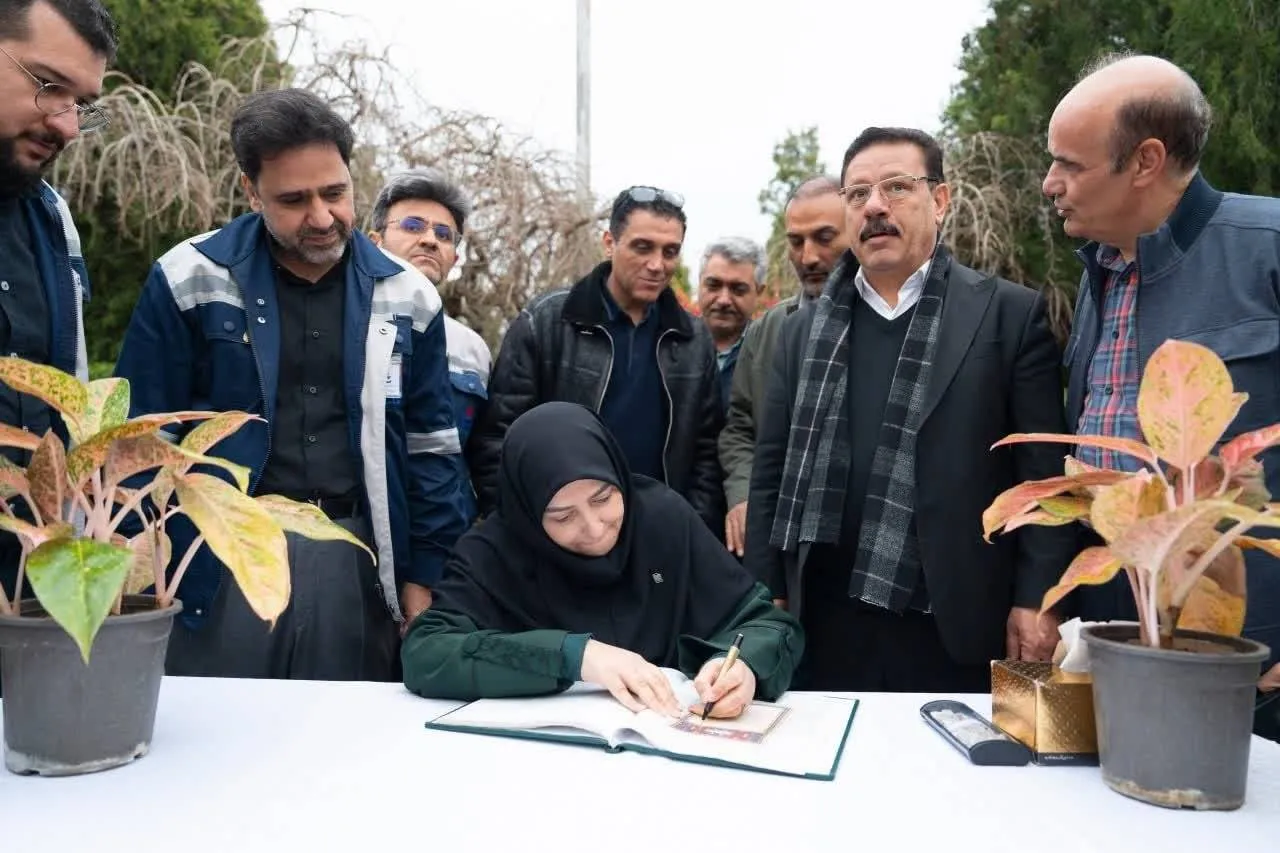 بازدید رئیس سازمان محیط زیست از پتروشیمی تبریز